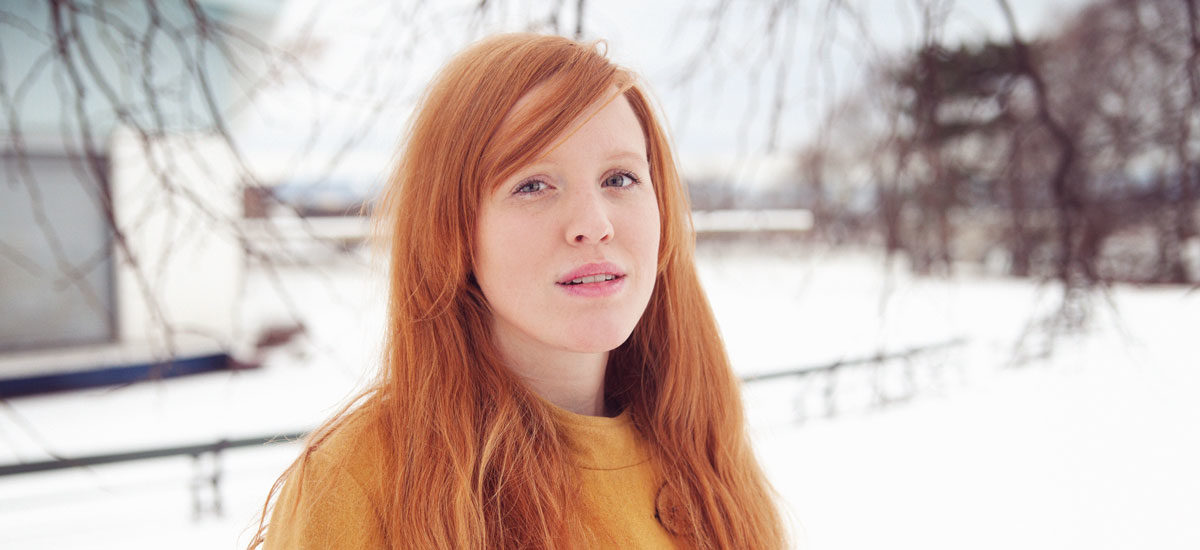 Portrettfoto av forfatter Kjersti Wøien Håland