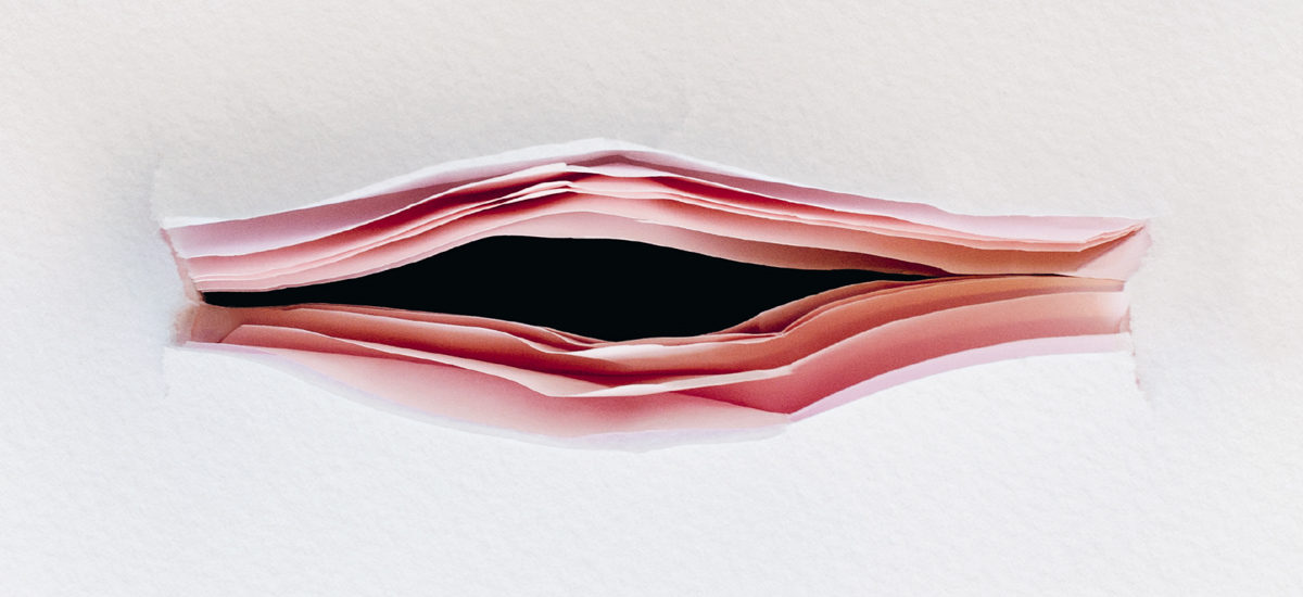 Papir revet opp for å ligne vagina