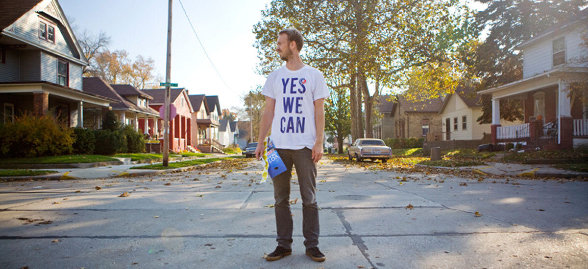 Foto av Erik Møller Solheim med «Yes, we can»-tskjorte