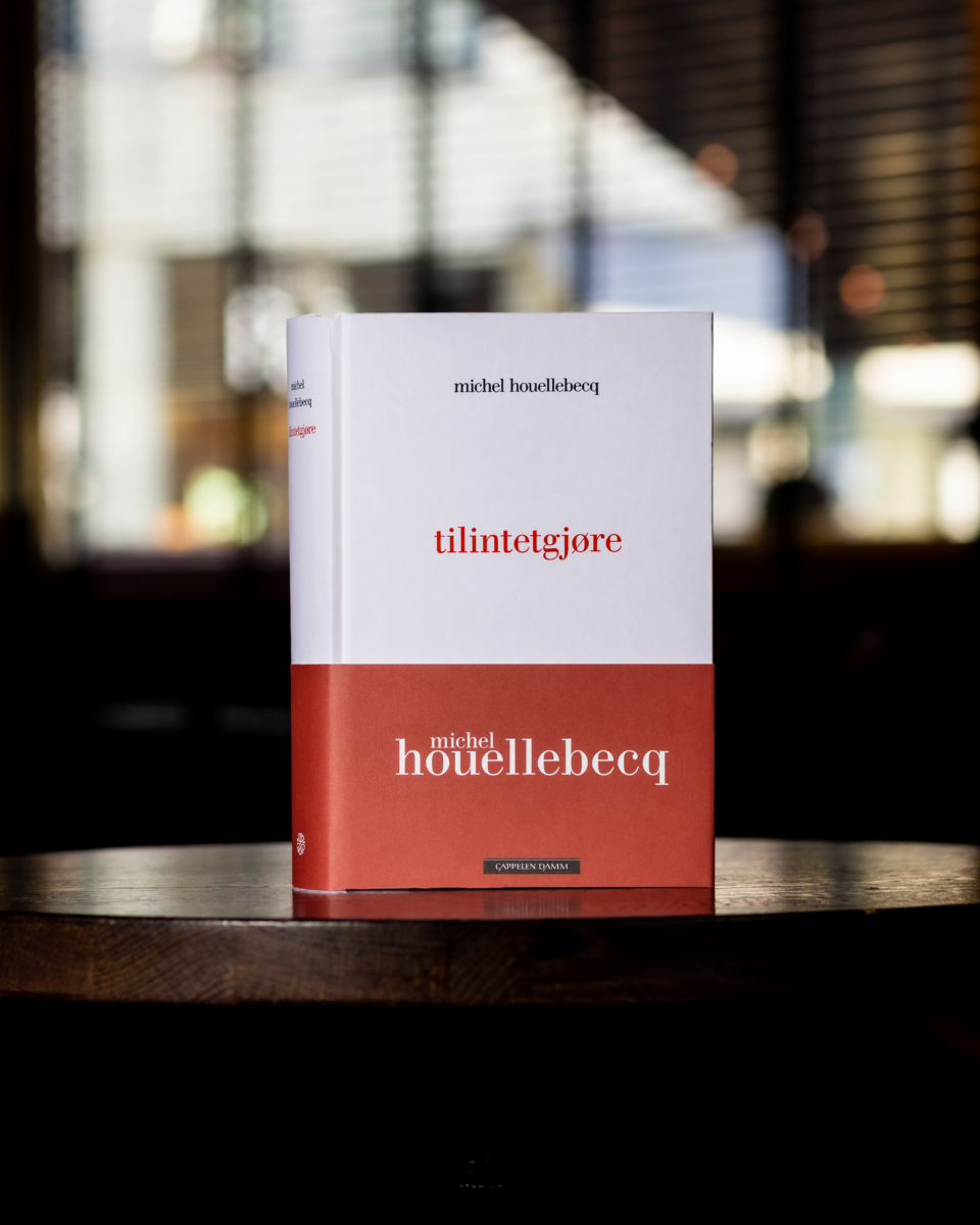 Foto av boka «tilintetgjøre» av Michel Houellebecq