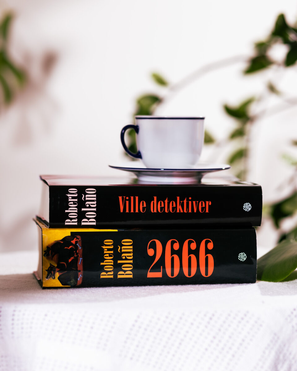 Foto av «Ville detektiver» og «2666» av Roberto Bolaño