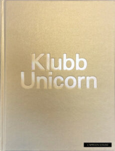 Omslaget til dikt- og fotoboka "Klubb Unicorn" av Caroline Kaspara Palonen og Alette Schei Rørvik