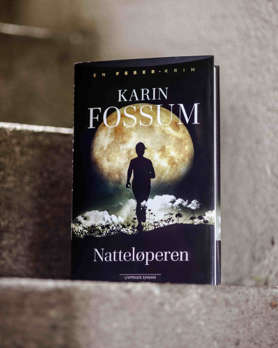 Foto av «Natteløperen» av Karin Fossum