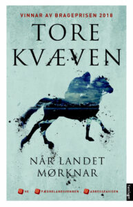 Omslaget til boka "Når landet mørknar" av Tore Kvæven
