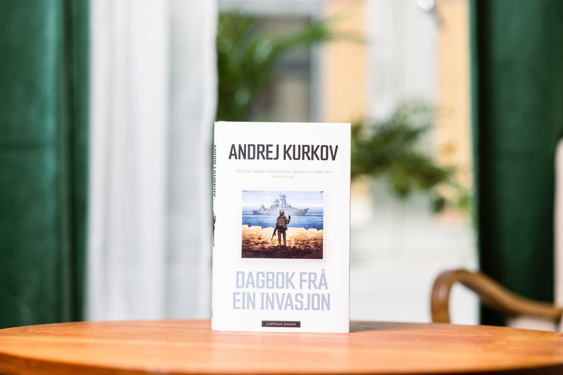 Foto av boka «Dagbok frå ein invasjon» av Andrej Kurkov