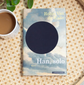 Foto av boka "Han, solo" av Robin Van de Walle