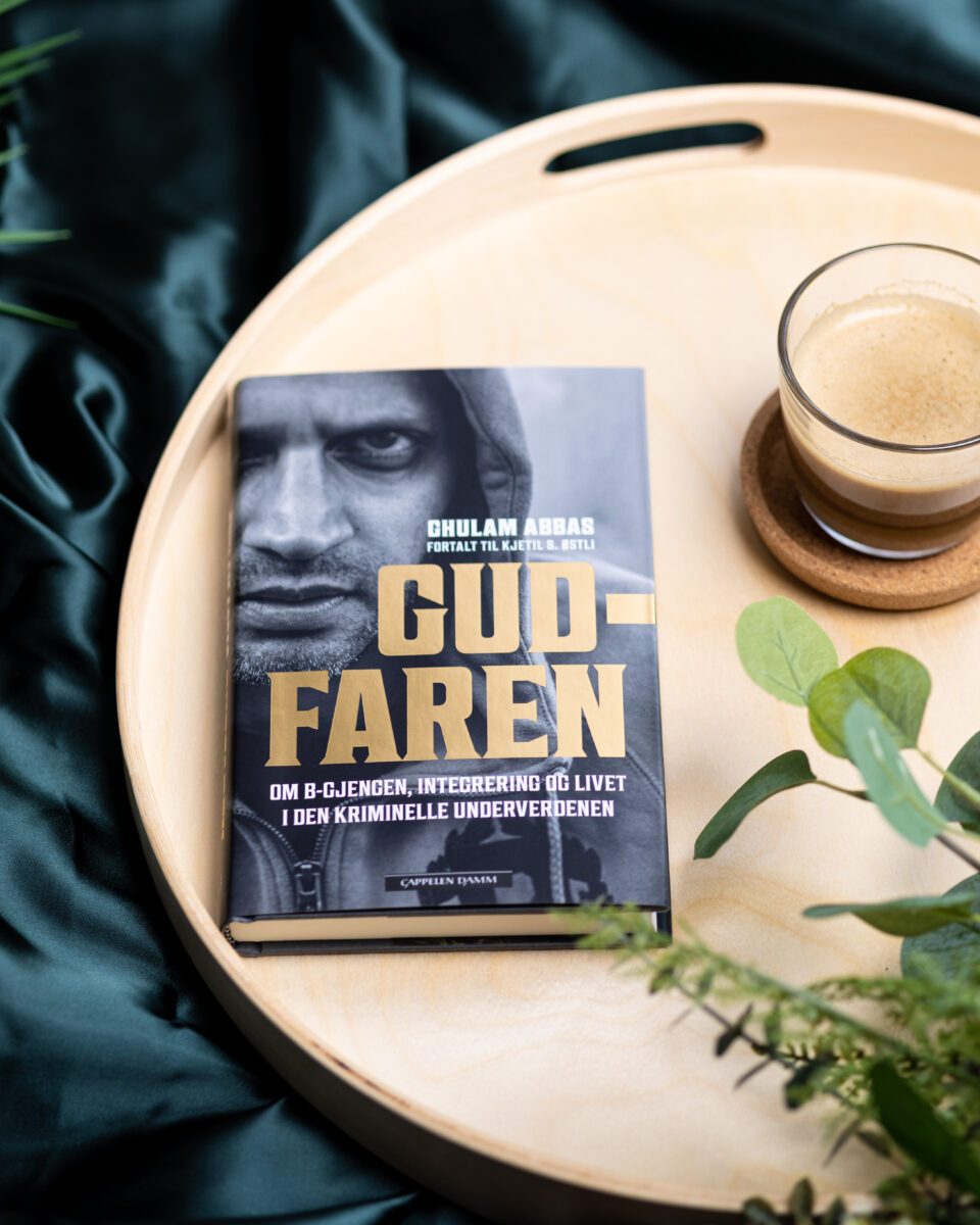 Foto av «Gudfaren» av Kjetil Østli og Ghulam Abbas