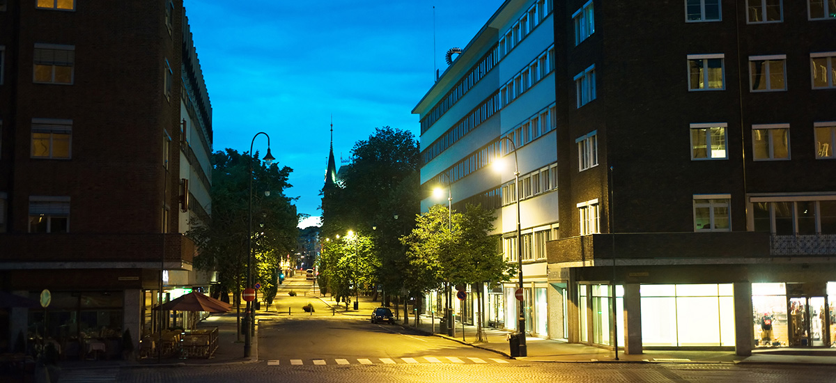 Foto av Oslo-gate en tidlig morgen.