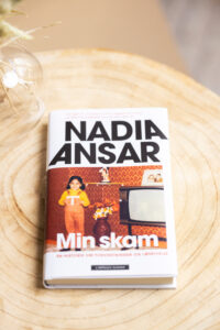 Foto av Nadia Ansars bok "Min skam"